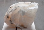 22. Ohne Titel. Jahr 2010. Material Alabaster. Masse 35x24x24cm