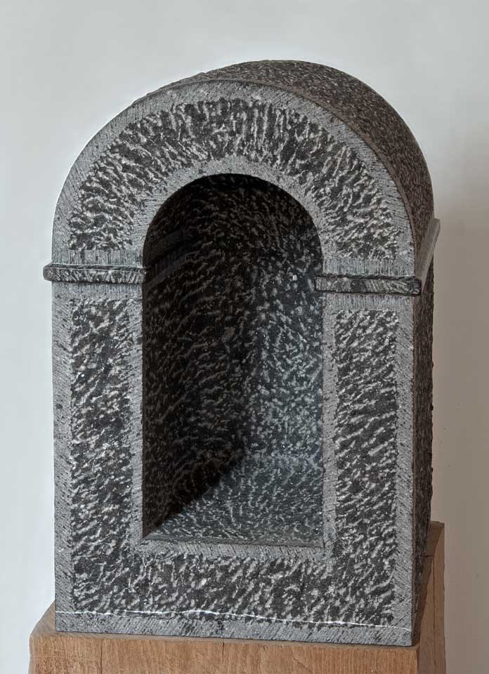 1993. Petit Granit. Kalkstein. 30x45x30cm
