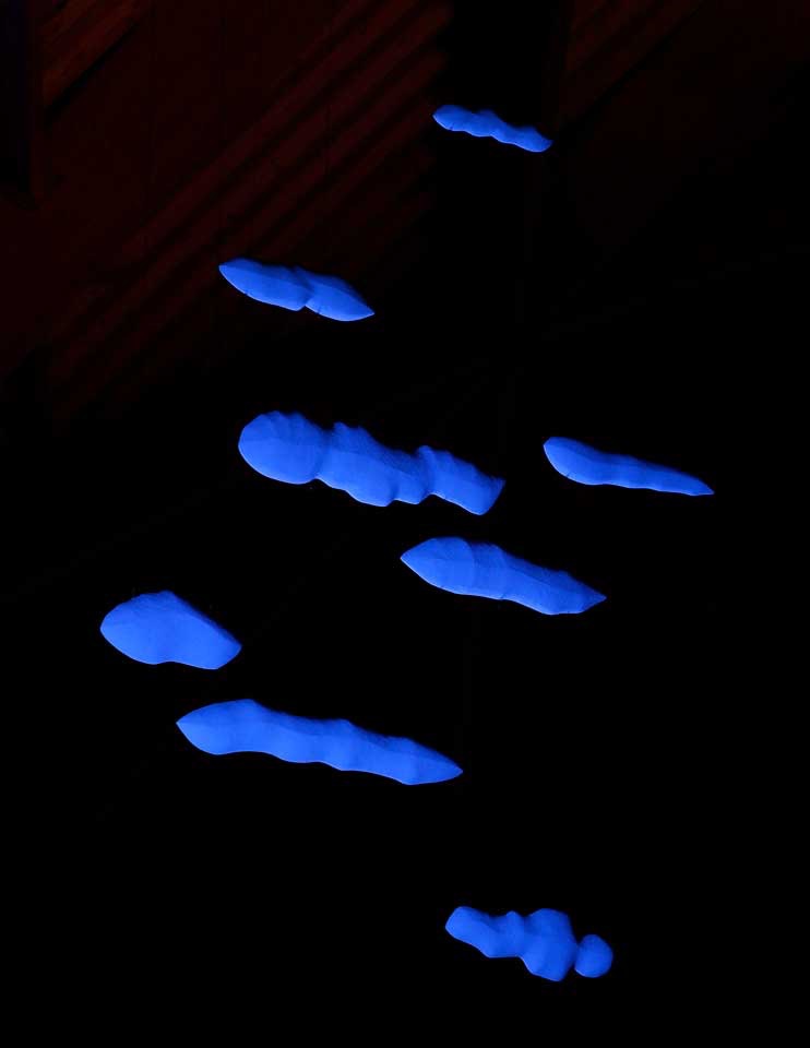 2019. Umgeschichtet, Installation Kunstprojekt Salzdom. Styropor mineralische Beschichtung fluoreszierende Farbe UV Strahler. 550x490x35cm